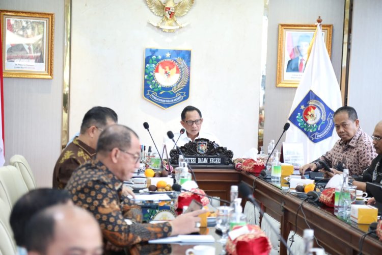 Mendagri Paparkan 10 Daerah dengan Realisasi APBD Tertinggi hingga Terendah