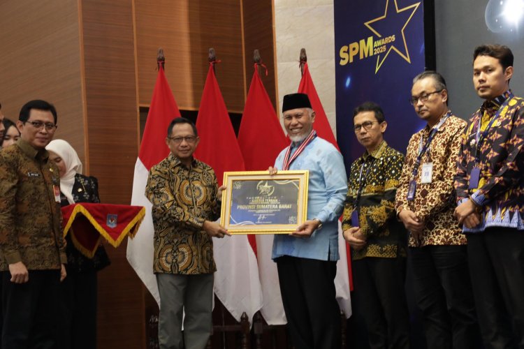 Kemendagri Beri Penghargaan kepada Pemda dengan Kinerja Penerapan SPM Terbaik