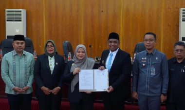 Sidang Paripurna DPRD Kota Padangsidimpuan Bahas LKPJ Wali Kota dan Pembentukan Perda Tahun 2025