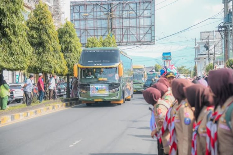 Jamaah Haji Kloter 1 Tiba di Kota Padangsidimpuan, Satu Jamaah Wafat di Tanah Suci