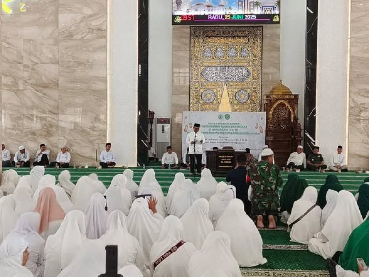 Majelis Ulama Indonesia (MUI) Kota Padangsidimpuan menggelar kegiatan Zikir dan Tabligh Akbar