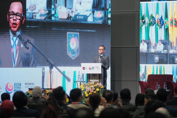 Wamendagri Bima Arya Jelaskan MBG dan Kopdeskel Merah Putih di ASUF 2025