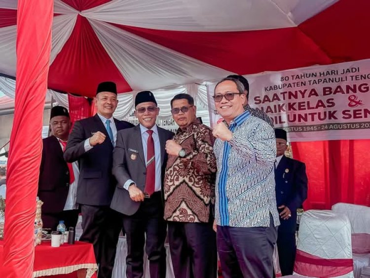 Plt. Sekda Kota Padangsidimpuan Hadiri Pawai HUT ke-80 Pemerintah Kabupaten Tapanuli Tengah