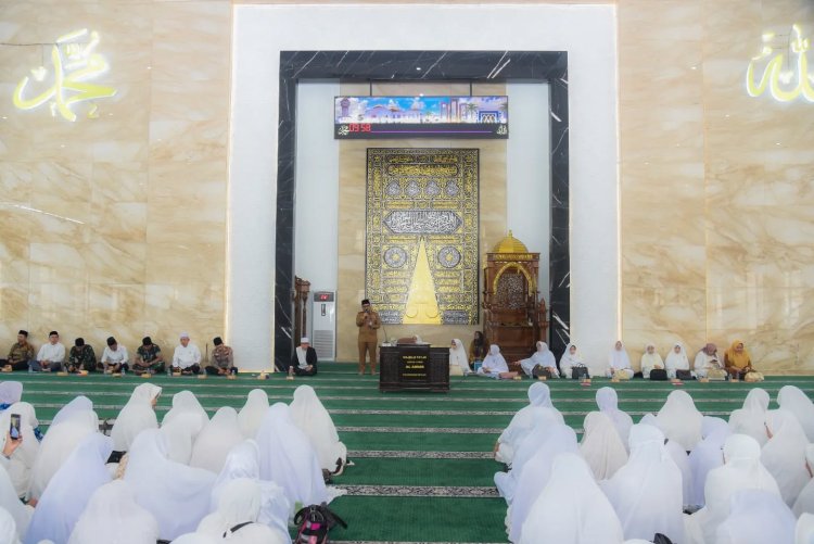 Maulid Nabi 1447 H Disambut Khidmat, Wali Kota Padangsidimpuan Hadiri Pengajian Akbar Al-Ikhlas di Masjid Raya Al-Abror