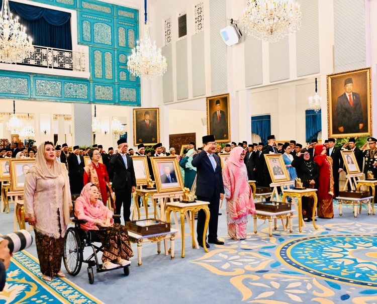 Presiden Prabowo Subianto menganugerahkan gelar Pahlawan Nasional kepada sepuluh tokoh