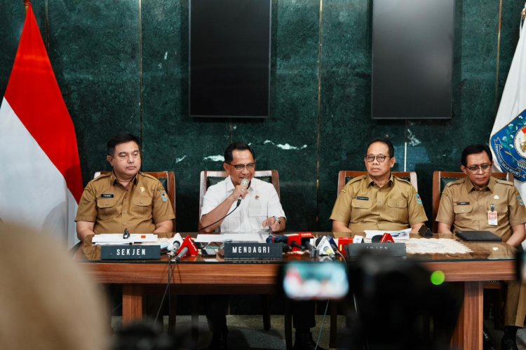 Tegas, Mendagri Sanksi Bupati Aceh Selatan Pemberhentian 3 Bulan