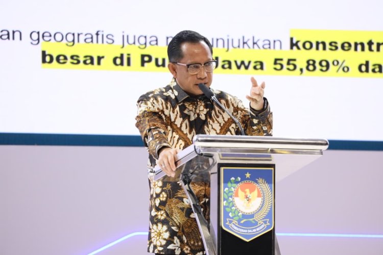 Mendagri Perintahkan Dirjen Dukcapil Turunkan Tim ke Tiga Provinsi Terdampak Bencana