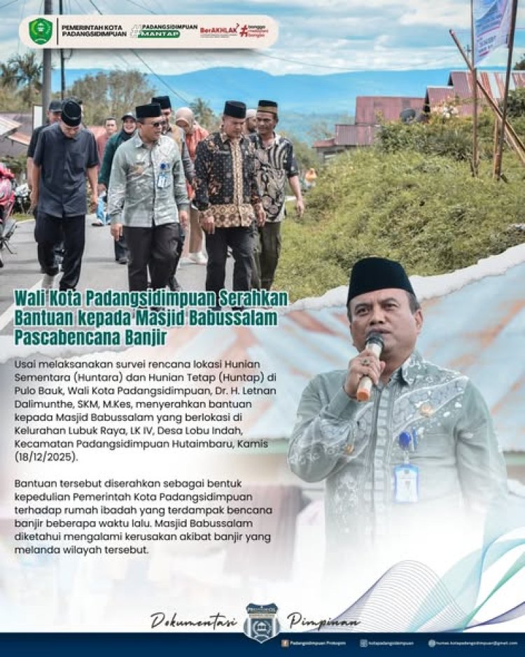 Wali Kota Padangsidimpuan Serahkan Bantuan kepada Masjid Babussalam Pascabencana Banjir