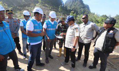 Tinjau PLTA Sipansihaporas di Tapanuli Tengah, Kasatgas Tito Pastikan Kebutuhan Listrik Pascabencana Terpenuhi