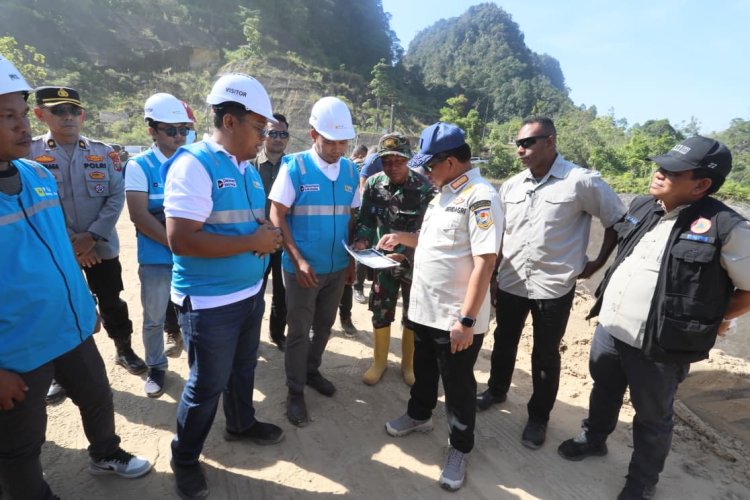 Tinjau PLTA Sipansihaporas di Tapanuli Tengah, Kasatgas Tito Pastikan Kebutuhan Listrik Pascabencana Terpenuhi